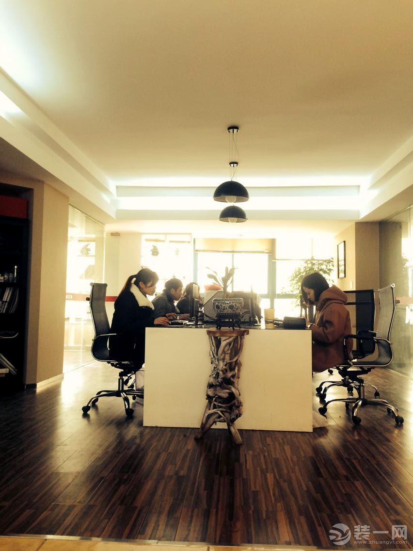 走进瑞安零距离装饰公司 看口碑公司高大上空间